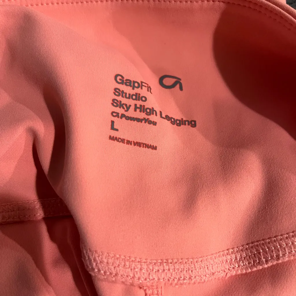 GAP FIT Studio Sky High Legging    Size L    Coral - Peach Color - Image 3