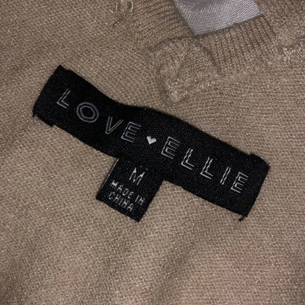 Love Always Beige Detail Pullover Sweater Size M - Image 3