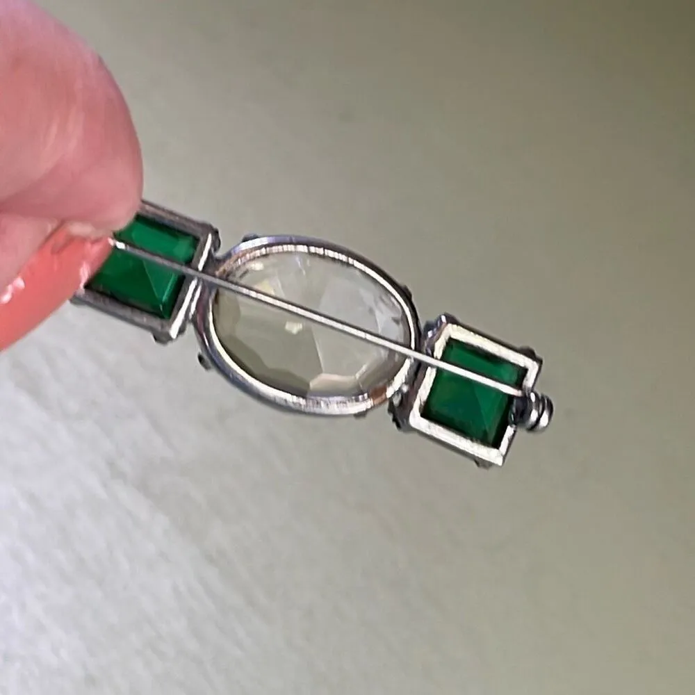 Vintage cut glass C clasp brooch. Green & clear prong set - Image 3