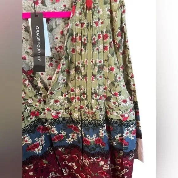 NWT Gracila Top Womens V - Image 5