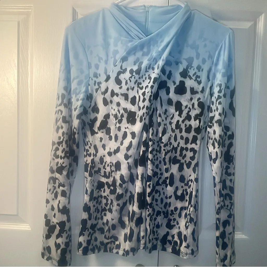 Calvin Klein Blue and Black Patterned Blouse - Image 2