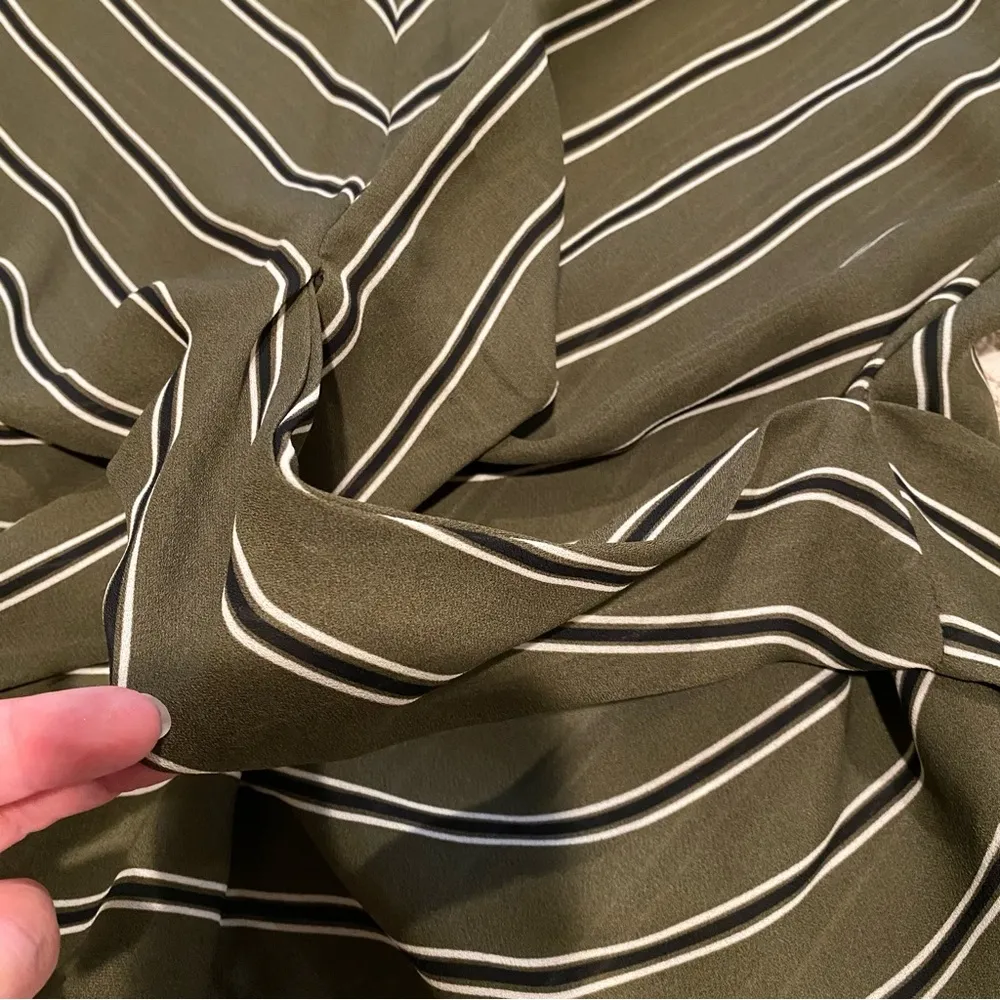 NWT Timing Women’s Olive Green Tie Back Fitted Blouse Size Medium - Image 7