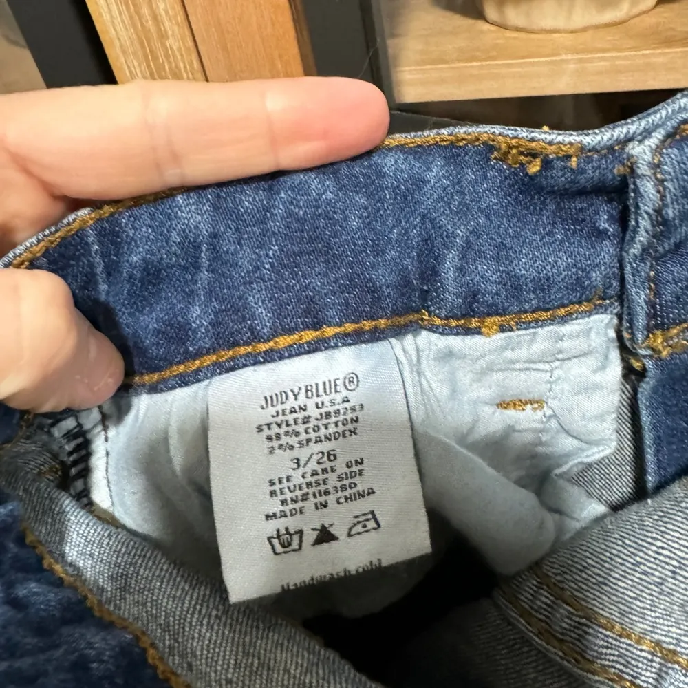 Judy Blue Cropped Frayed Jeans Hem Relaxed I'm So Frayed Mid-Rise Straight denim - Image 8