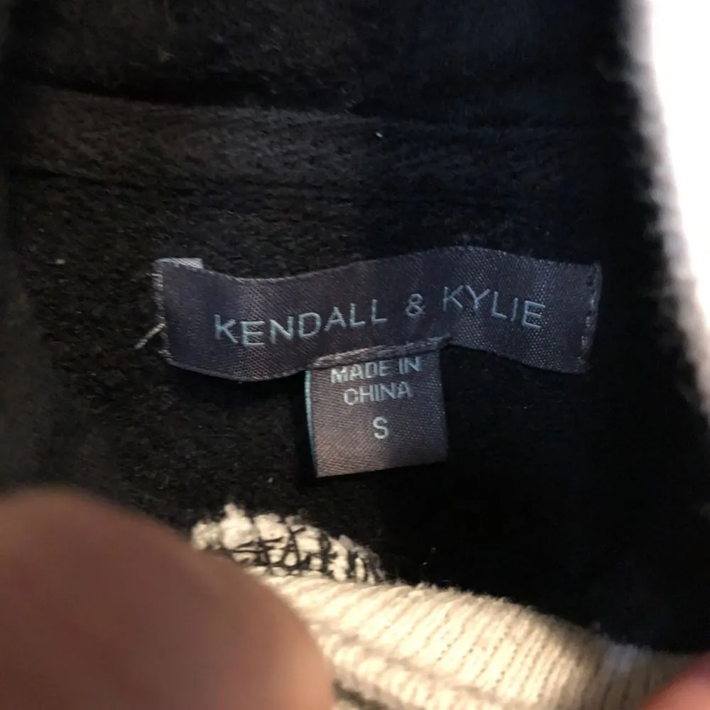 🦄Kendall & Kylie Black White You & Me Saturday - Image 3