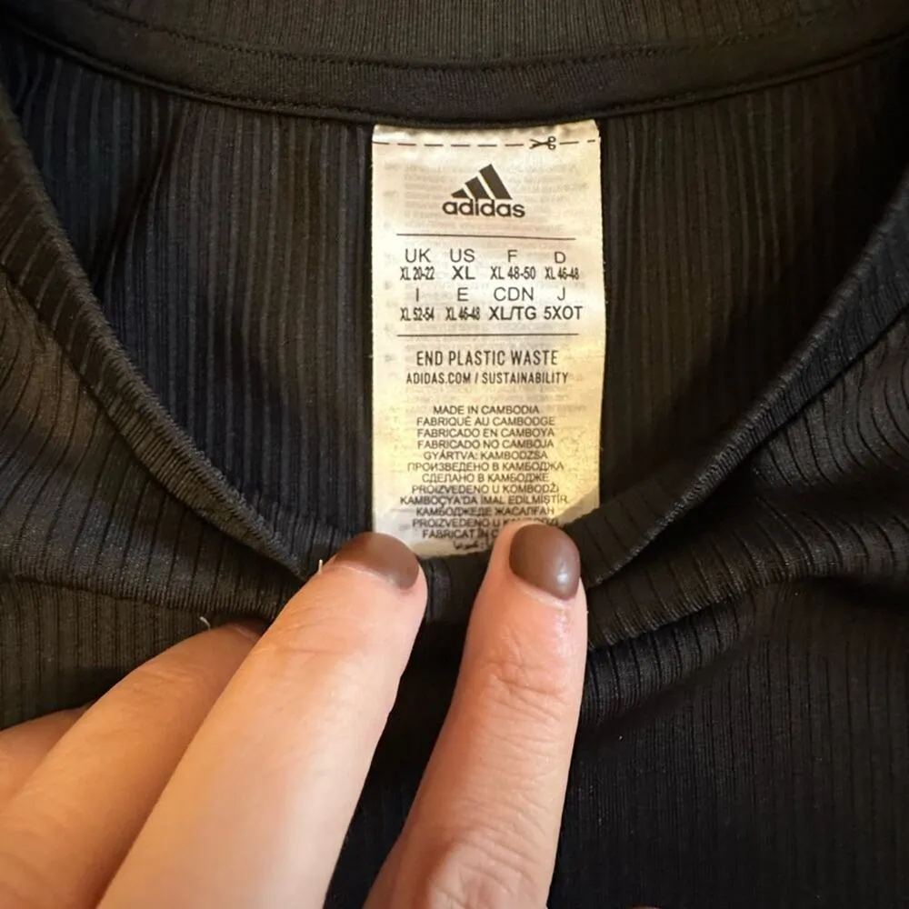 NWOT- Adidas Ribbed Black Cropped Athletic Tee - Image 4