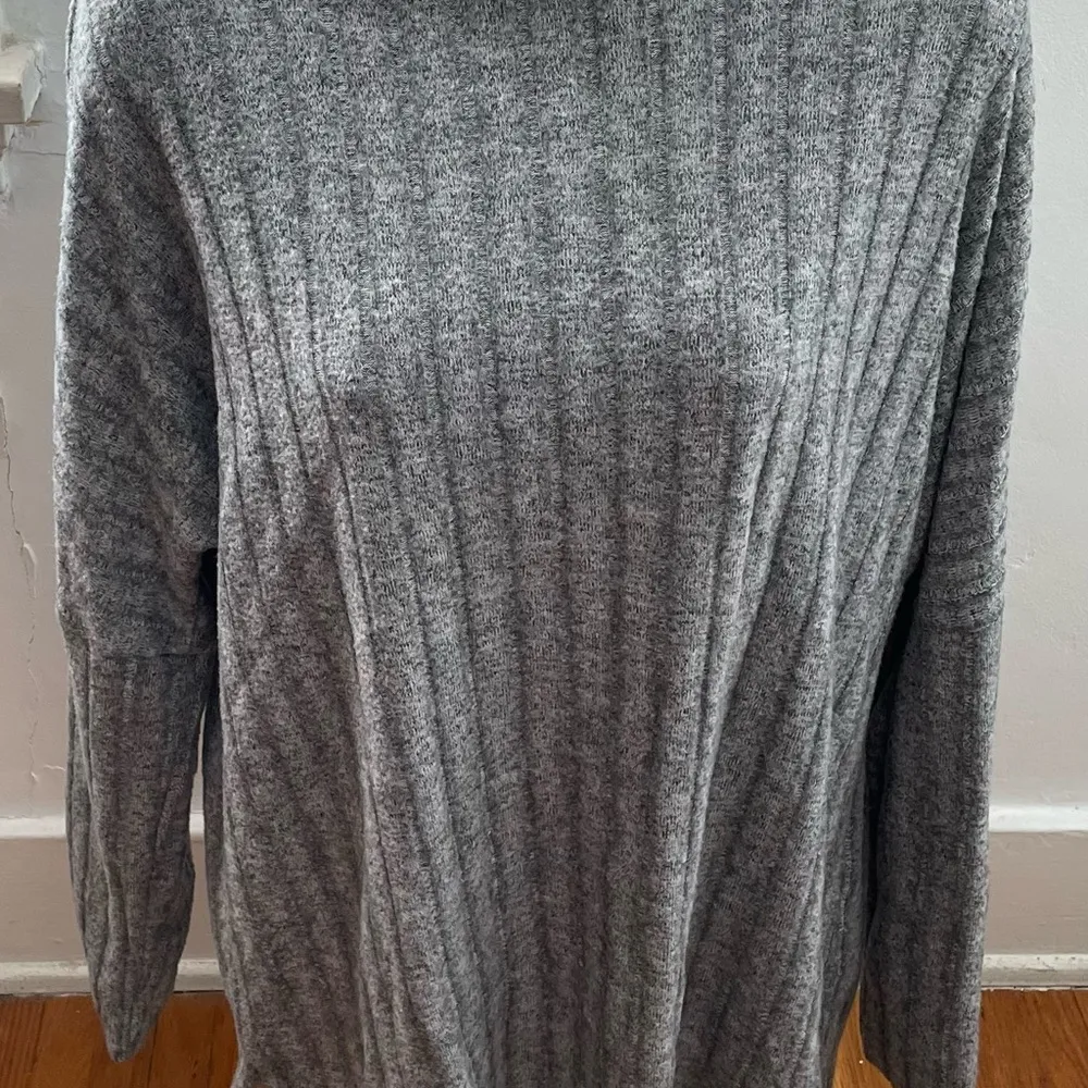 Anthropologie Eri+Ali Fiona Hacci gray ribbed mock neck sweater, size M spring - Image 6