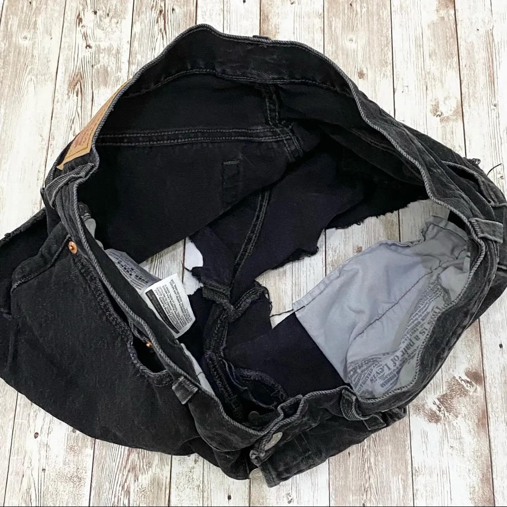 Levi’s 501 Black Denim Cut-Off Jean Shorts 31 - Image 10