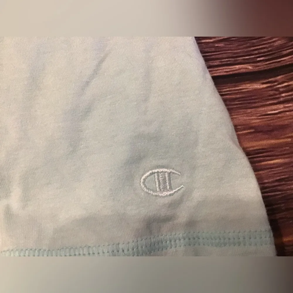 Run disney live like a beauty  run like a beast womans  shirt size med -NWT - Image 2