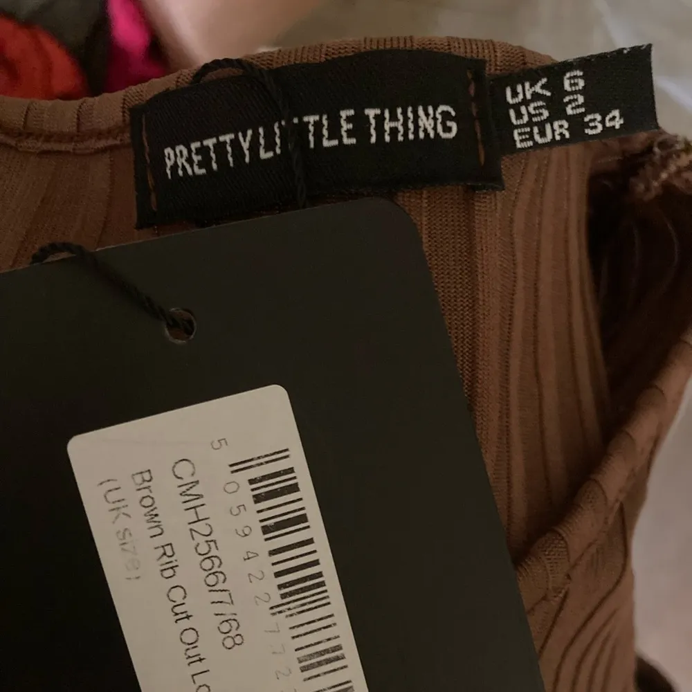 NWT Pretty Little Thing Brown Rib Cut Out Long Sleeves Bodysuit Women Size 2 - Image 3