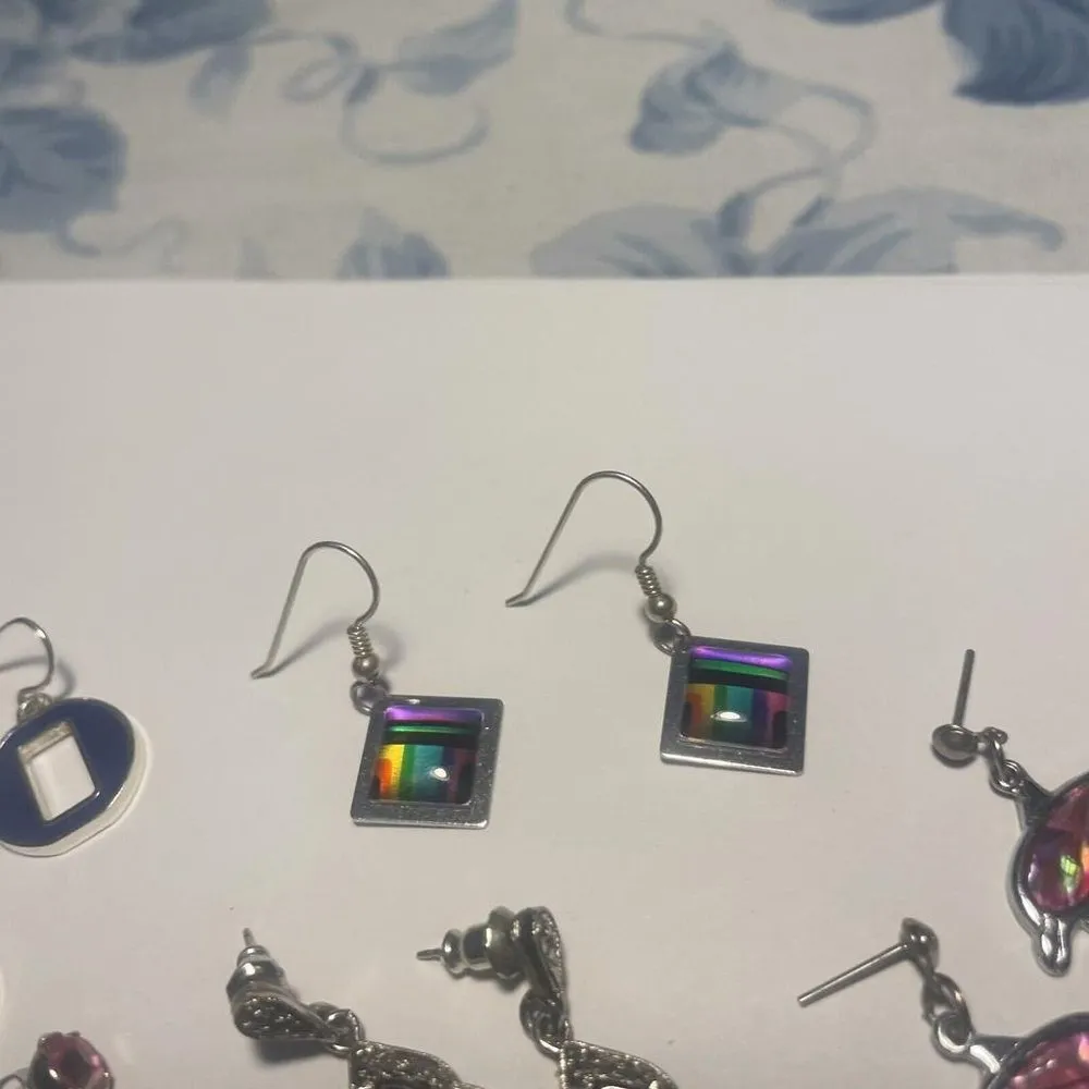 Lot Of 5 Dangle Costume Earrings Pierced Silver Tone Metal - Image 7