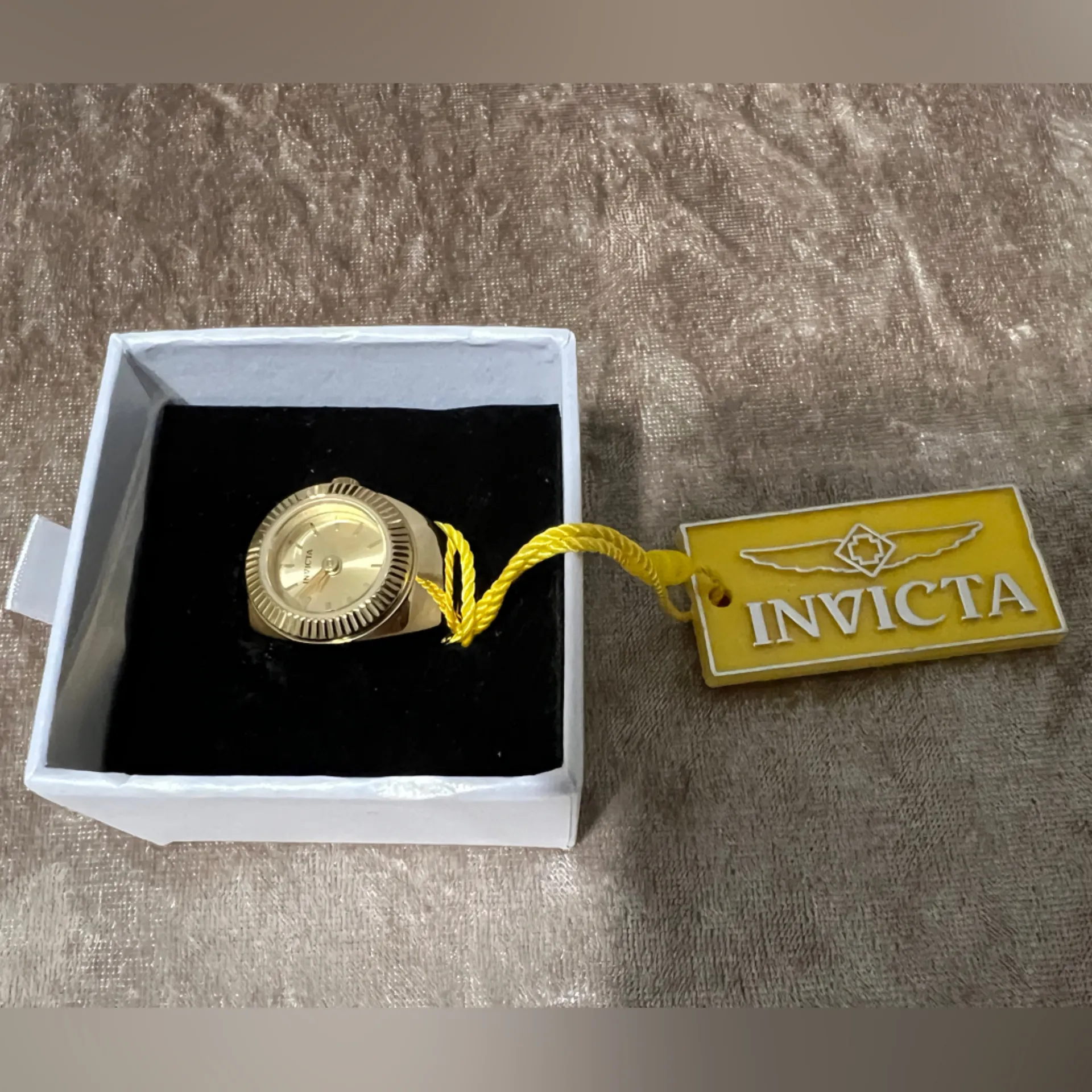 Invicta Gold Ring with Yellow Tag - Image 4