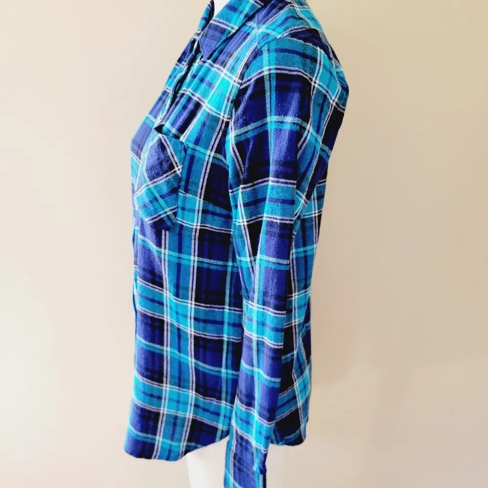 Woolrich  plaid flannel button down size small - Image 4