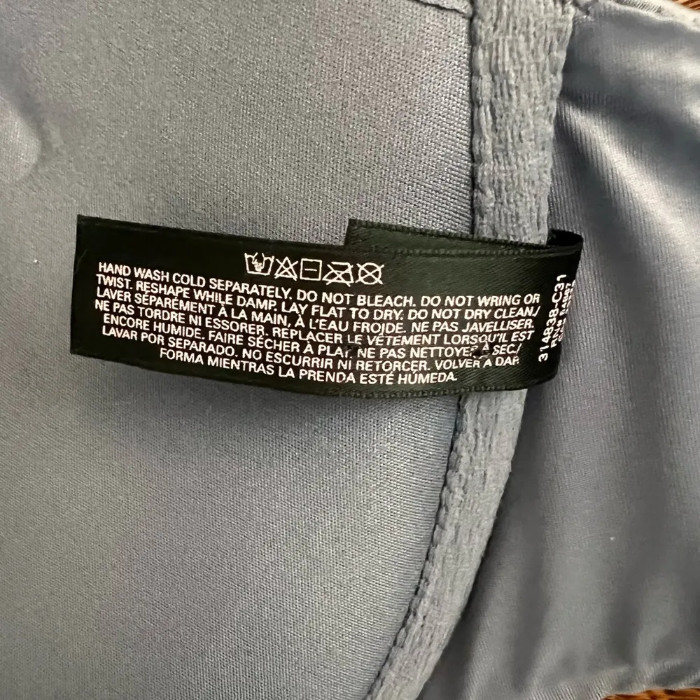 Victoria’s Secret Very Sexy 34DD Gray Lace Racerback Push Up Bra Front Closure - Image 4