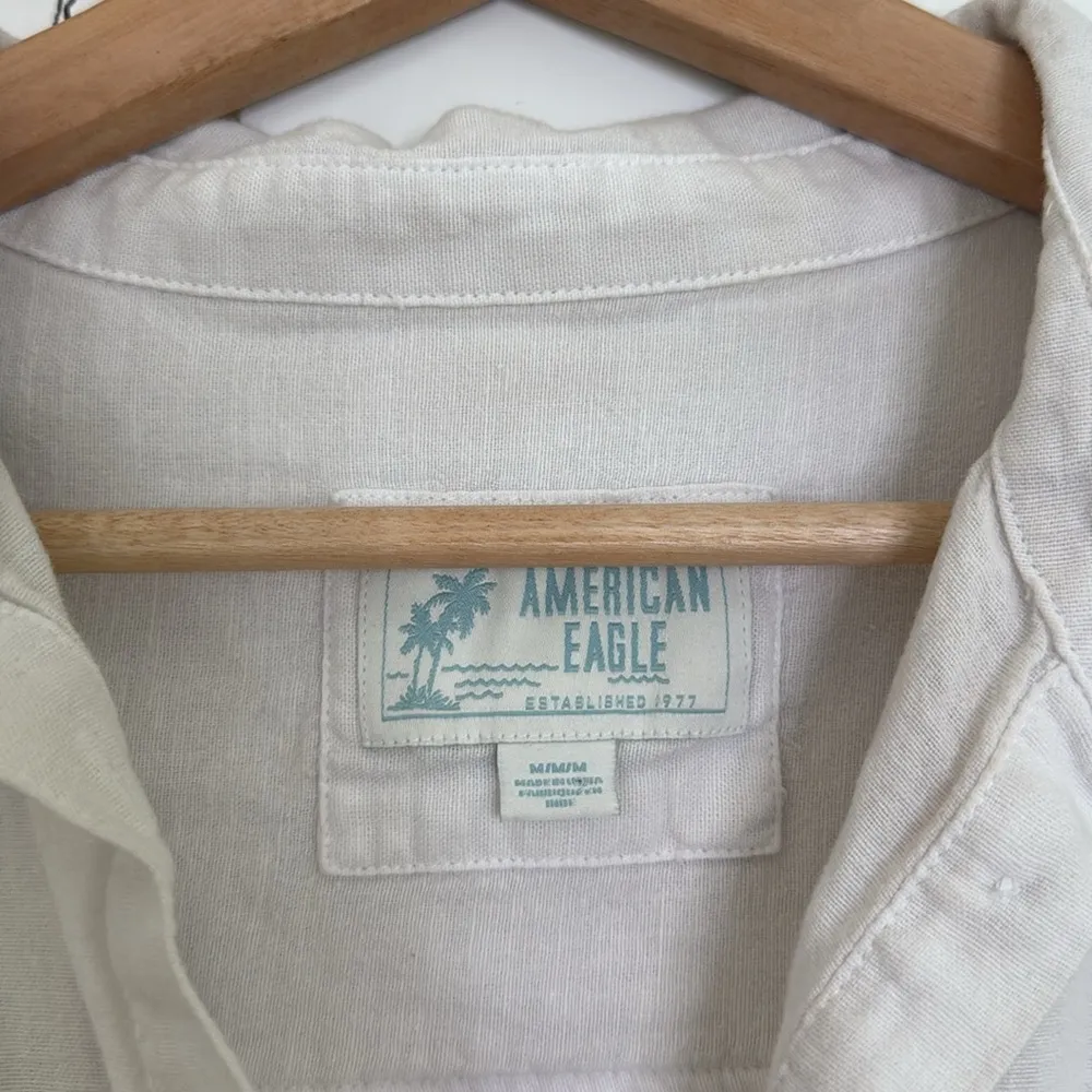 American Eagle boxy crop Eyelit trim button down shirt - Image 4