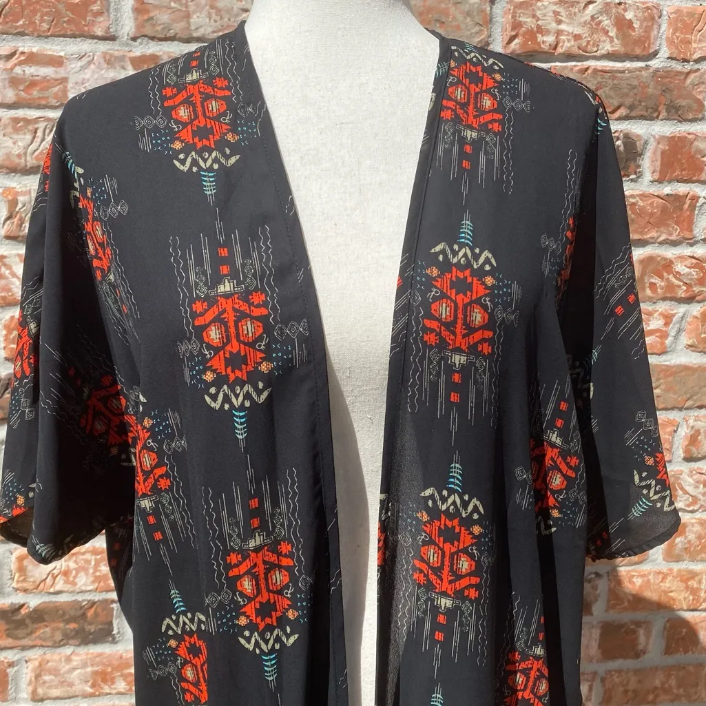 Romeo & Juliet Couture boho black/red fringe tribal print kimono/ L / EUC - Image 4