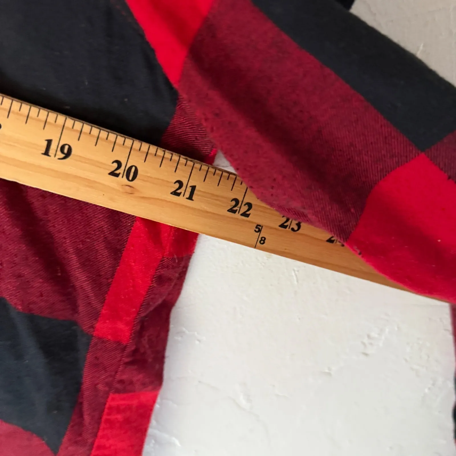 Old Navy Red Black Buffalo Plaid Grunge Shirt Womens  L Long Sleeve Button Up - Image 5
