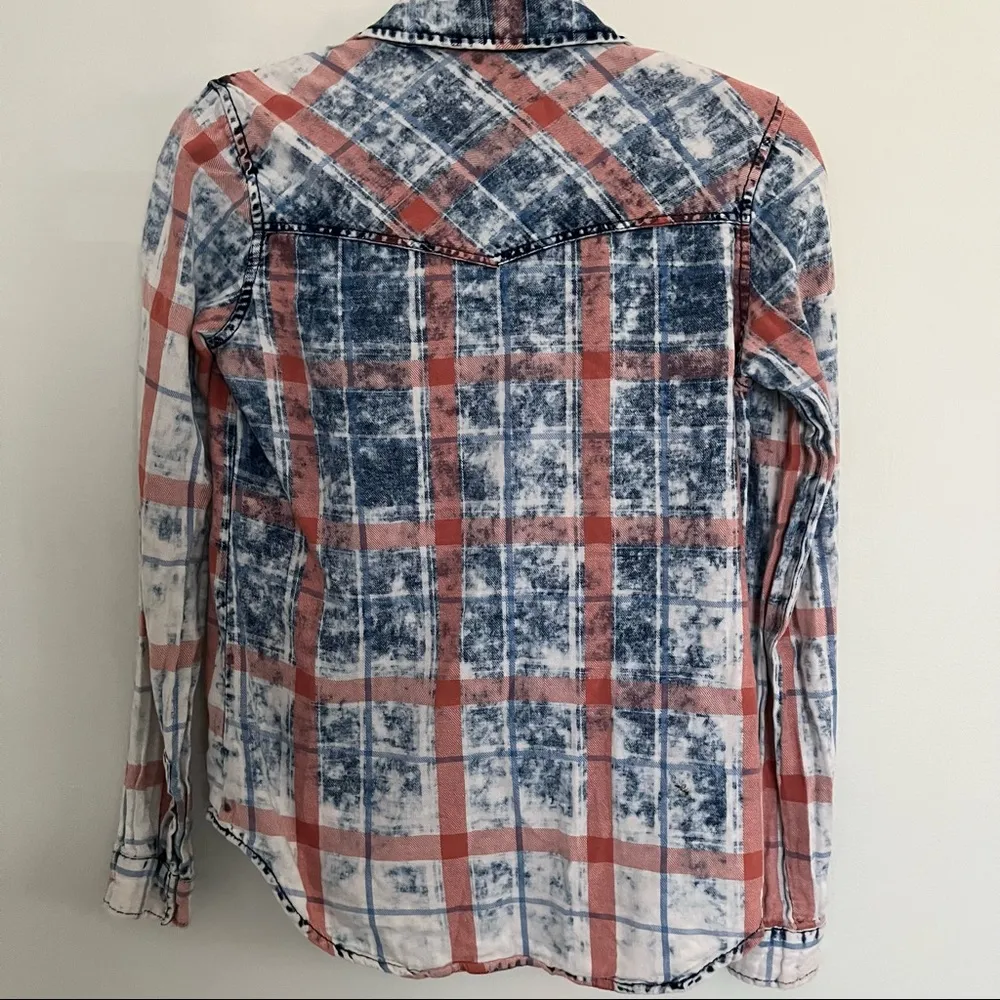 LOVE FIRE Patriotic Red White and Blue Snap Up Long Sleeve Top. Super Posh - Image 5