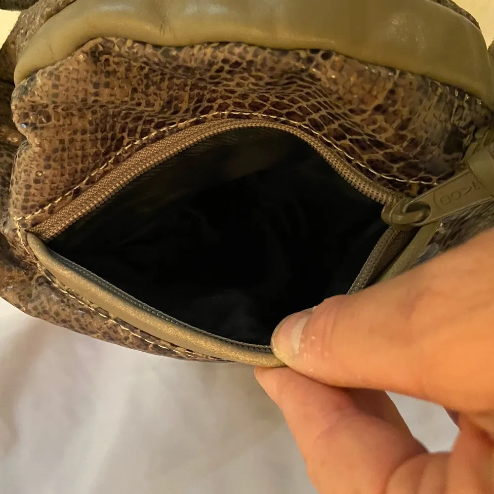 Pinky leather Brown Snake Print Shoulder Bag - Image 3