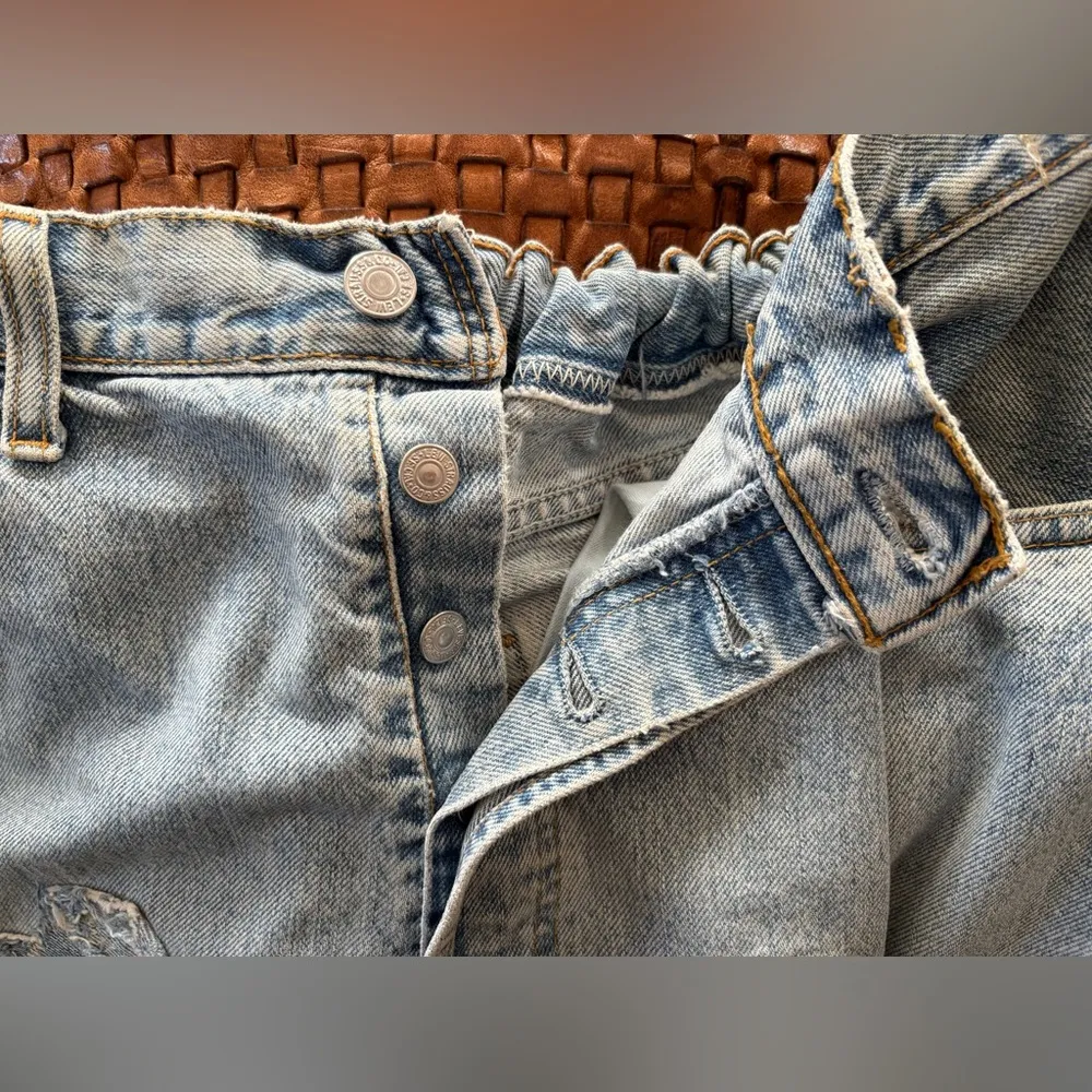 MAGNOLIA PEARL LEVI’S Collab Distressed Jeans Size undefined - Image 4