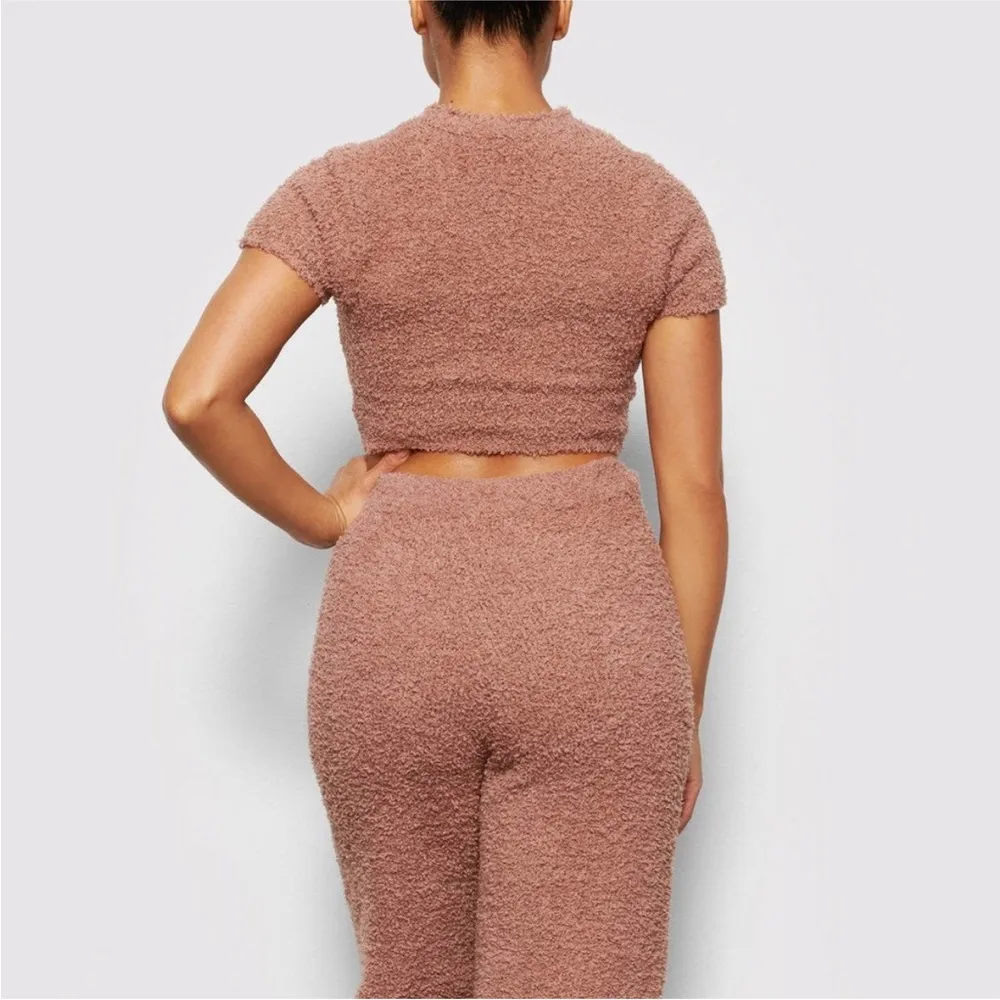 SKIMS Cozy Knit Cropped T-Shirt
Rose Clay - Image 2