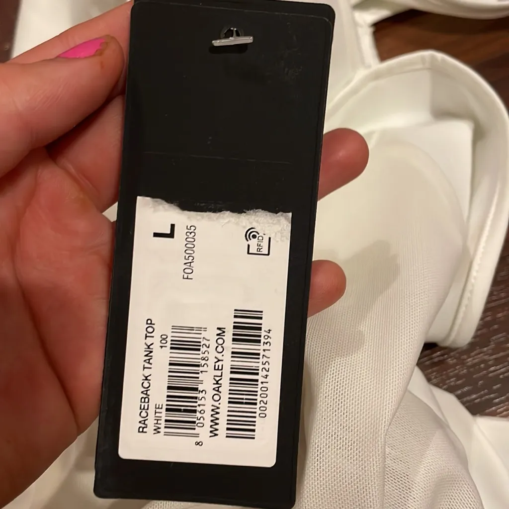 Oakley women’s L tank top - Image 4