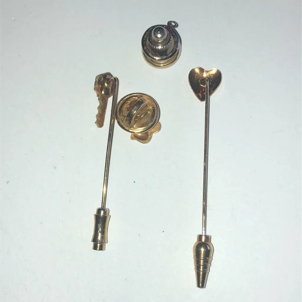 Lot of 4 Vintage Small Pins Tie Tacks Cross Religious Stick Pins Gold - Image 5