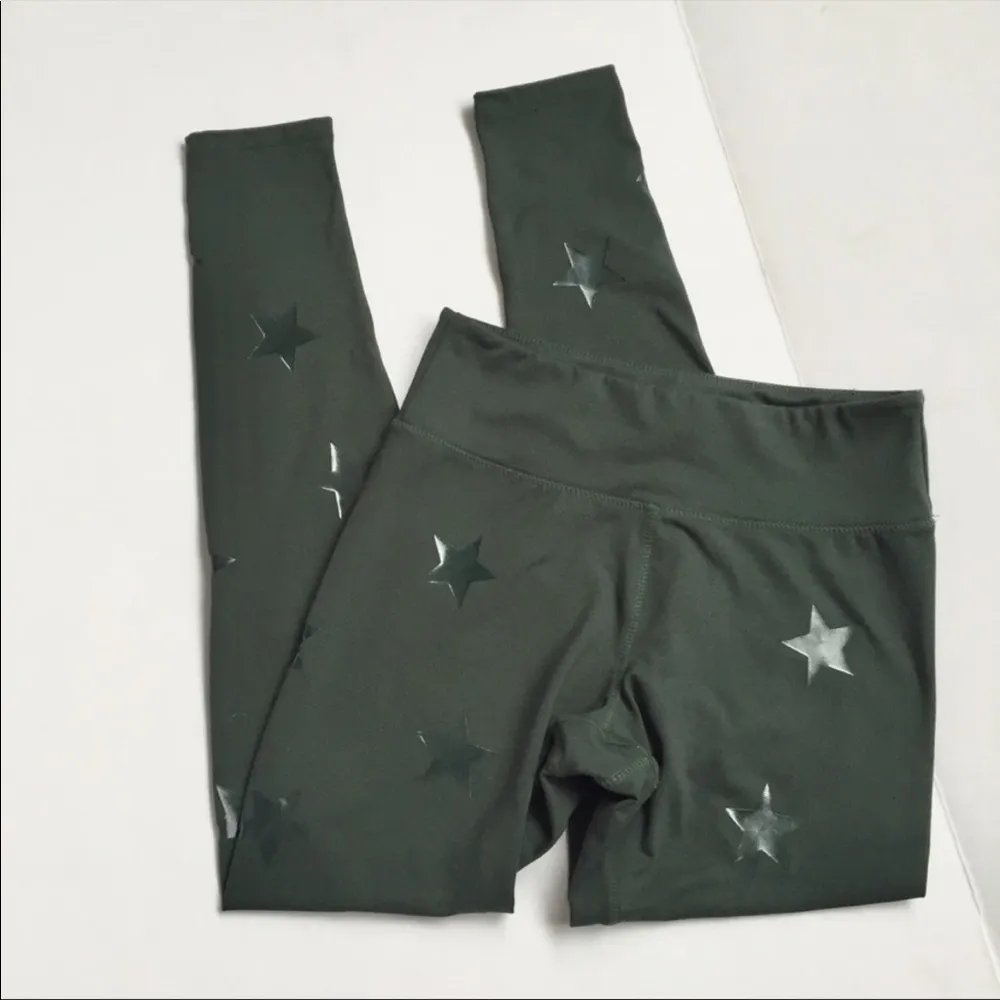 Jessica Simpson Olive Vinyl Star Leggings Medium - Image 2