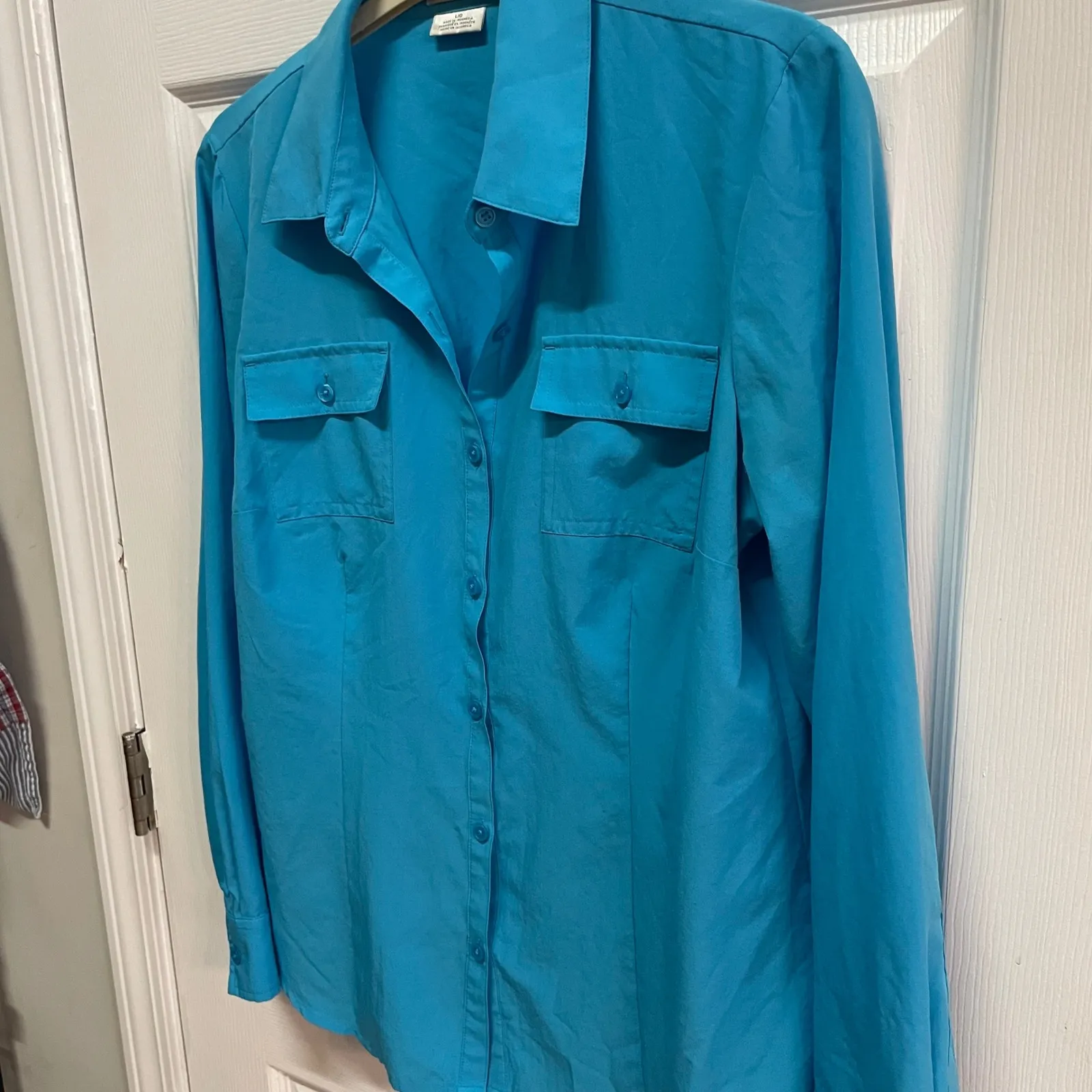 Van Heusen Womens Long Sleeve Button Down Shirt Top w/ Pockets - Blue Large - Image 2