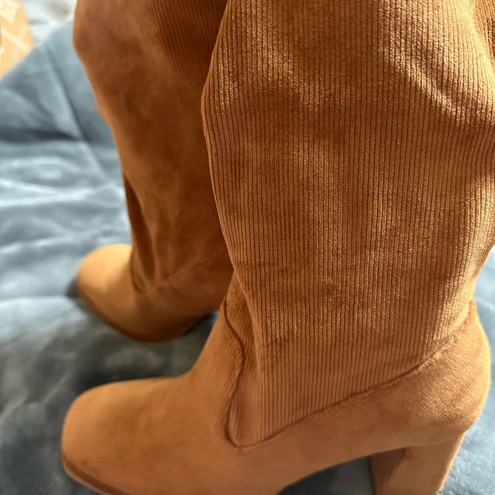 Sbicca Vintage Collection Halon Mid-Calf Corduroy Block Heel Boots Size 7 - Image 2