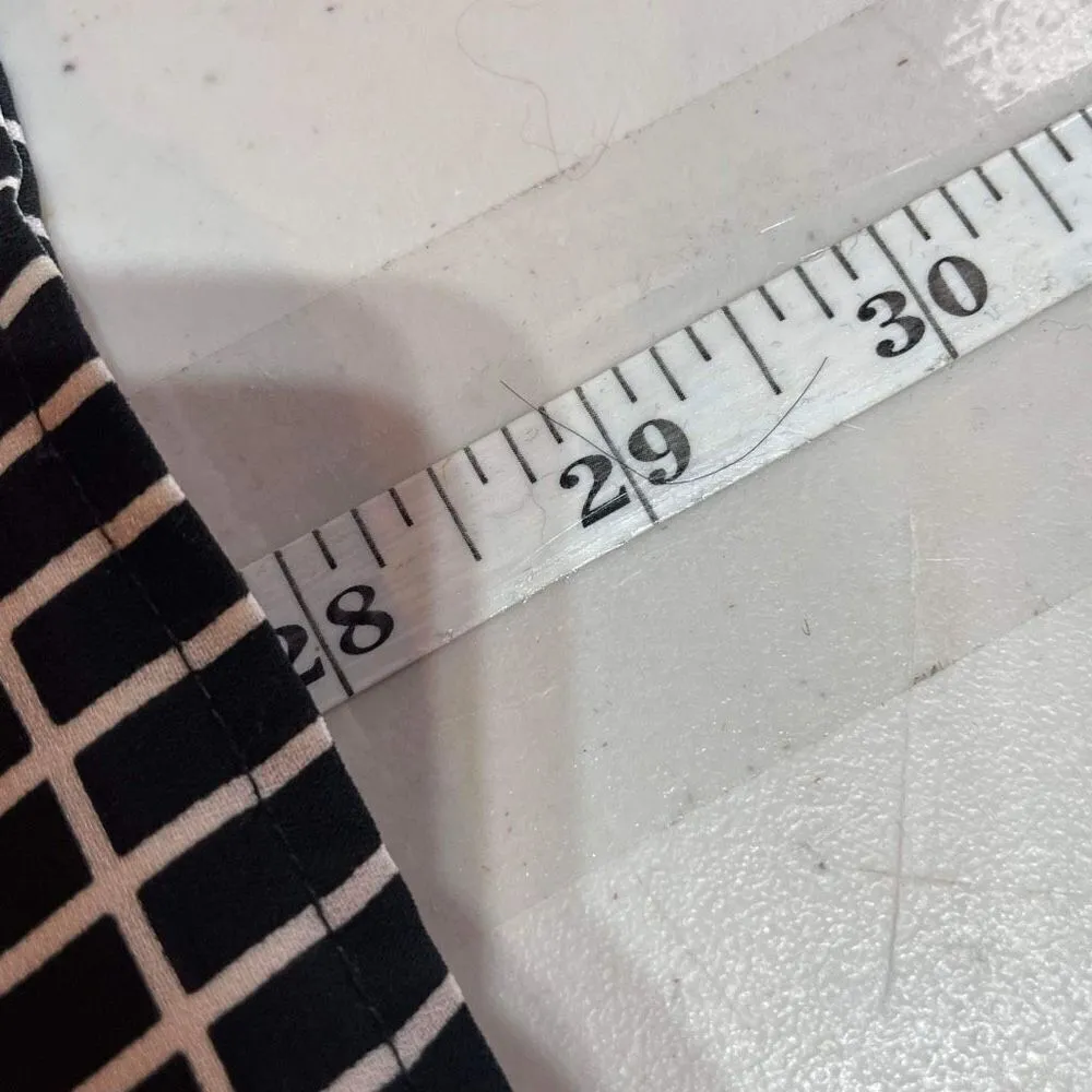 Torrid Womens Windowpane Plaid High Low Hem Split Neck Blouse Black White Size 2 - Image 4