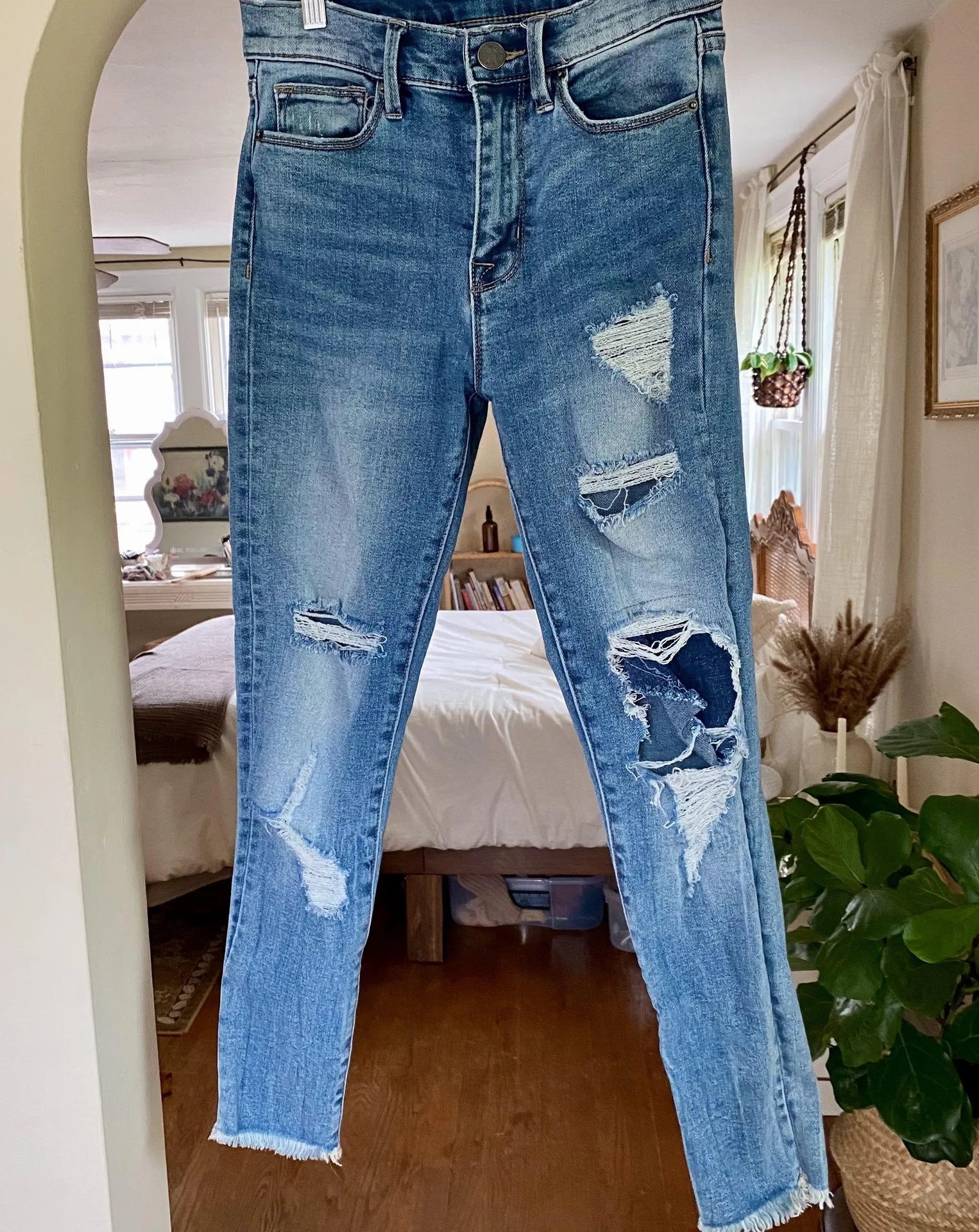 BDG Ripped  Jeans Size 24 - Image 5