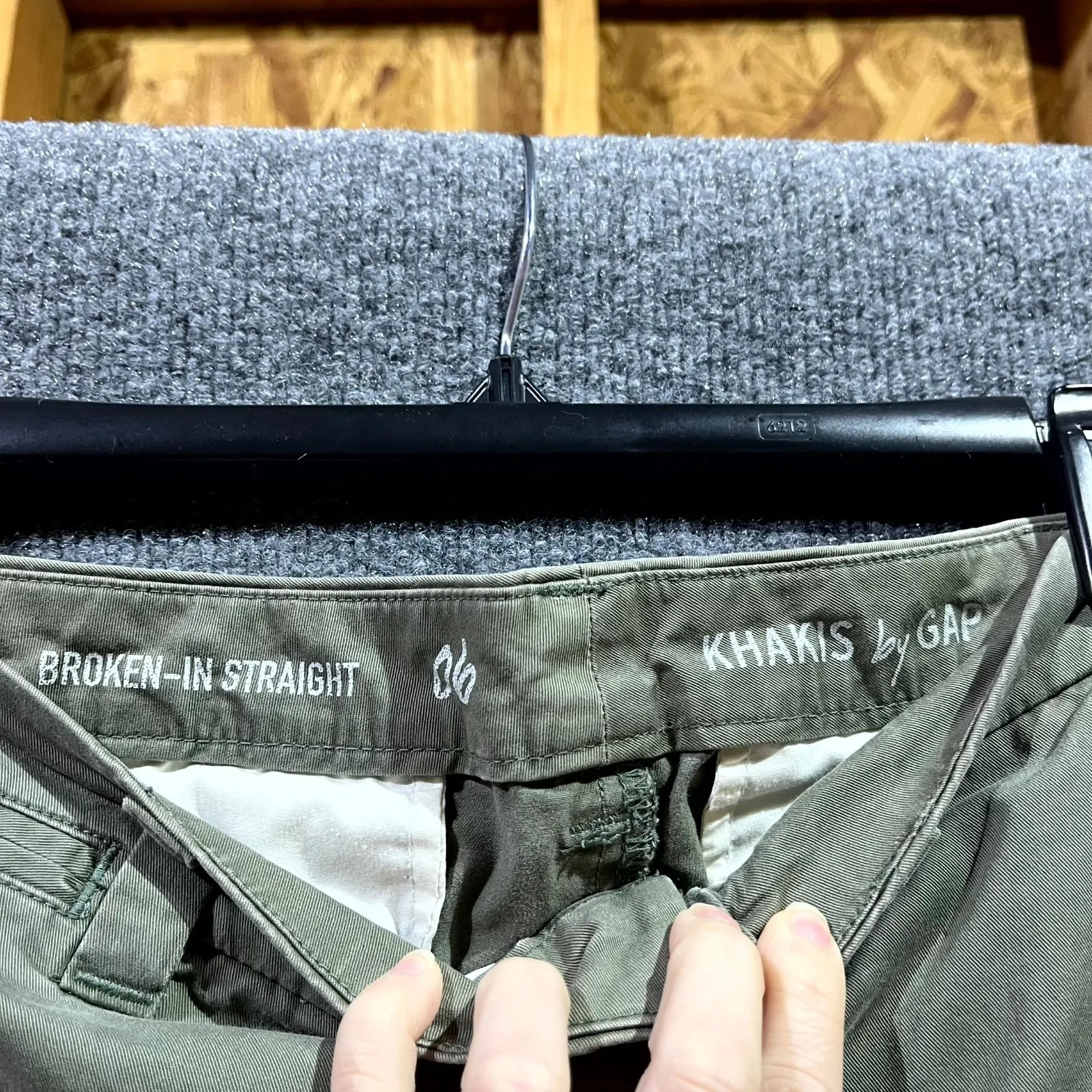 Khakis By Gap Broken-In Straight Chino Pants Womens 6 Olive Green Cotton Stretch - Image 4