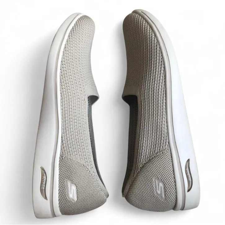 Skechers Women’s Arch Fit Uplift Knit Skimmer Taupe Size 10 - Image 3