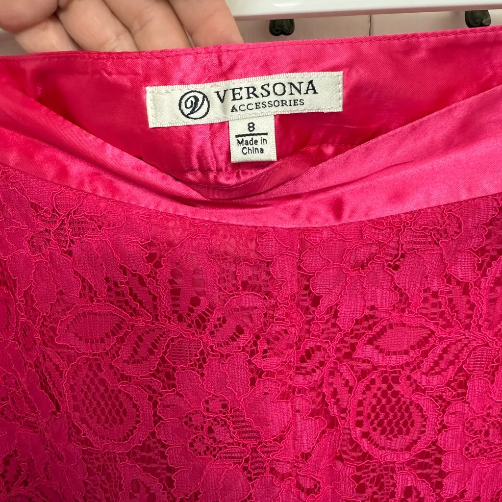 Versona accessories Elegant Pink Lace Skirt, size 8, zips on the side - Image 3