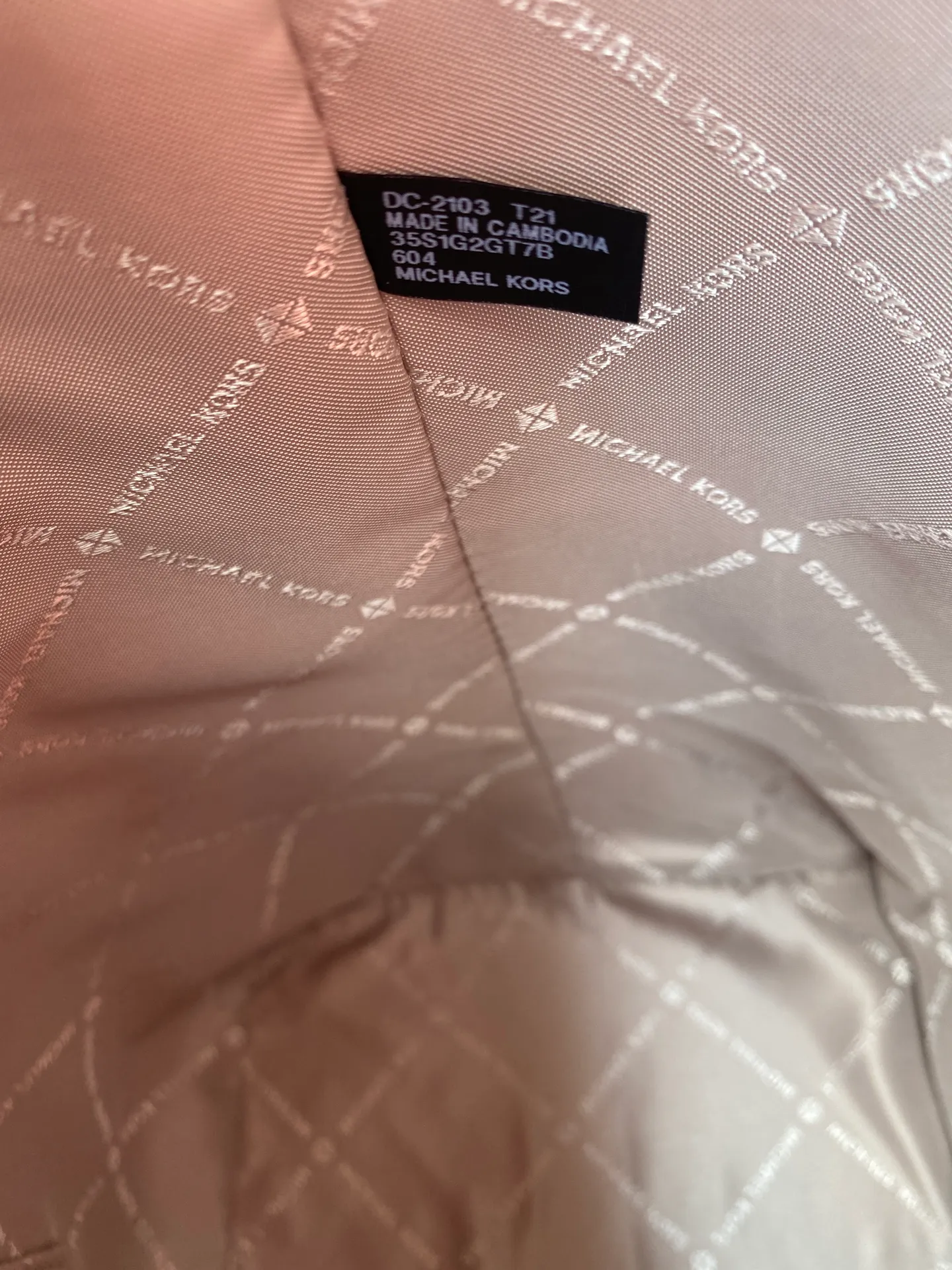 Michael Kors MK Gilly LG Drawstring Tote Grapefruit - Image 8