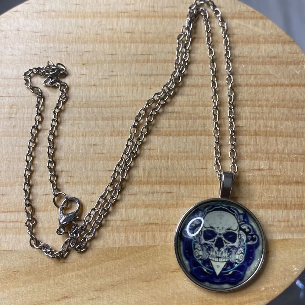 Skull Necklace, Silver Pendant, Day of the Dead, Halloween, Gothic,‎ 18 in Chain - Image 2