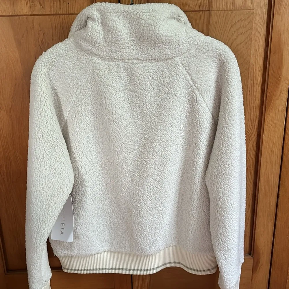 Athleta Tugga Sherpa Jacket cream with silver size medium - Image 2