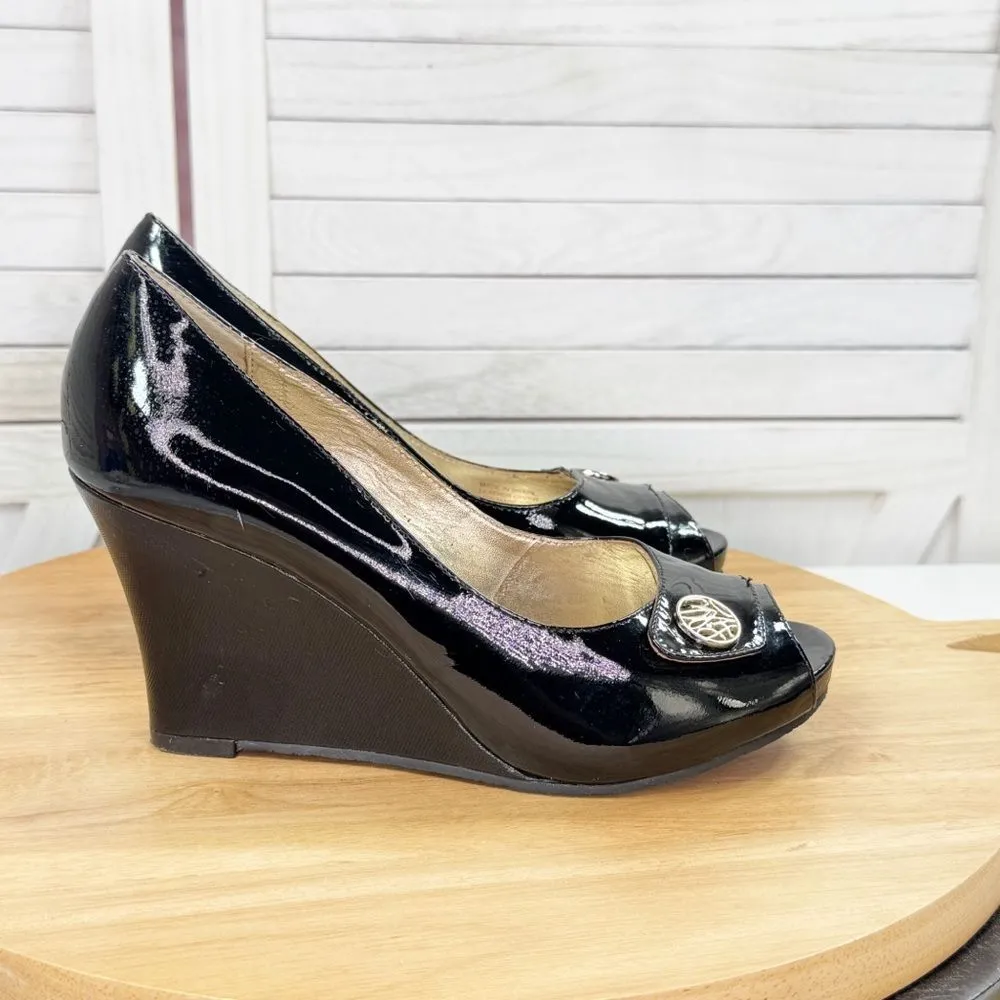 Lilly Pulitzer Patent Leather Peep Toe Wedge Heels Black 36.5‎ US 6 - Image 2