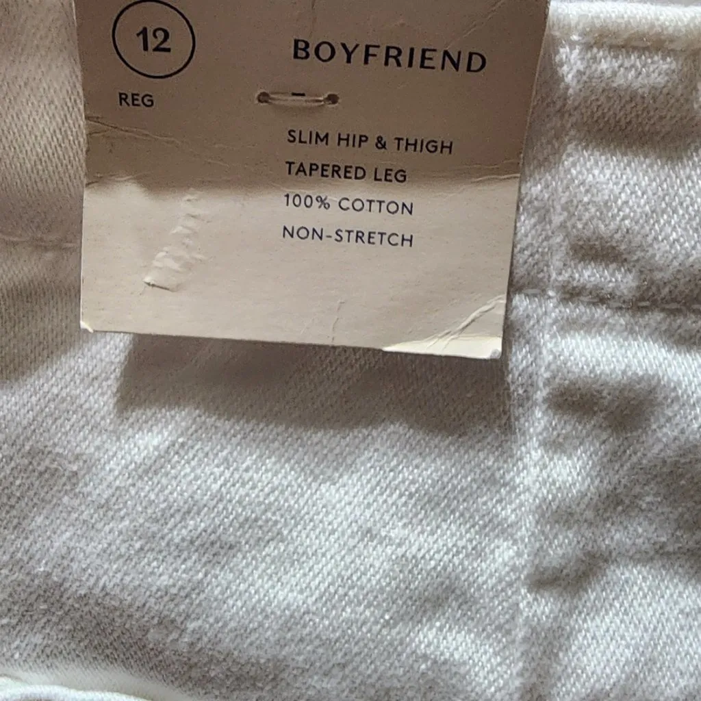 universal thread boyfriend jeans white, slim hip and thigh - Image 6