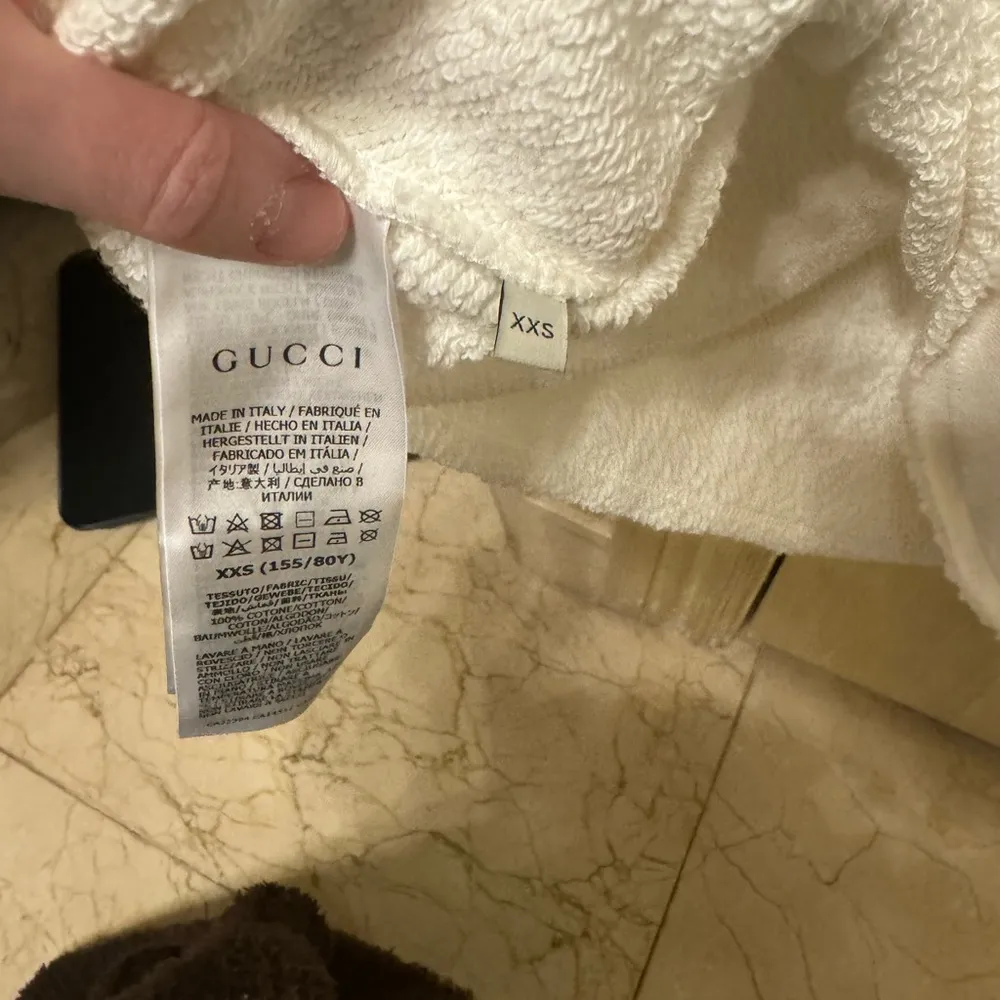 Authentic New With Tags Gucci Cropped Sweatshirt - Image 5