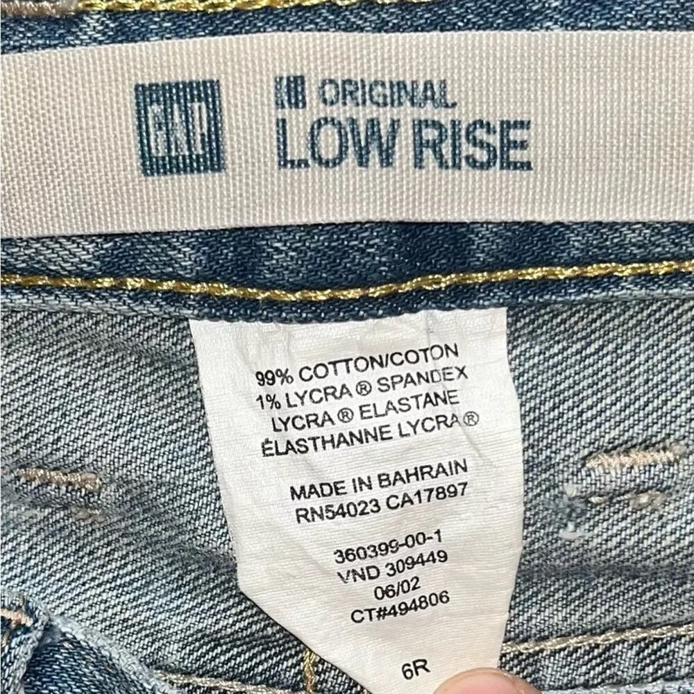 GAP Original Low Rise Cropped Jeans Womens Size 6 R Medium Wash Denim Minimalist - Image 2