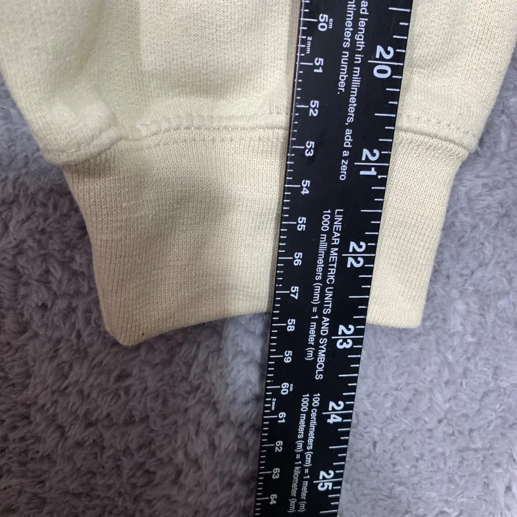 Gildan Heavy Blend Beige Sweatshirt Size L Made in Nicaragua 50/50 - Image 6