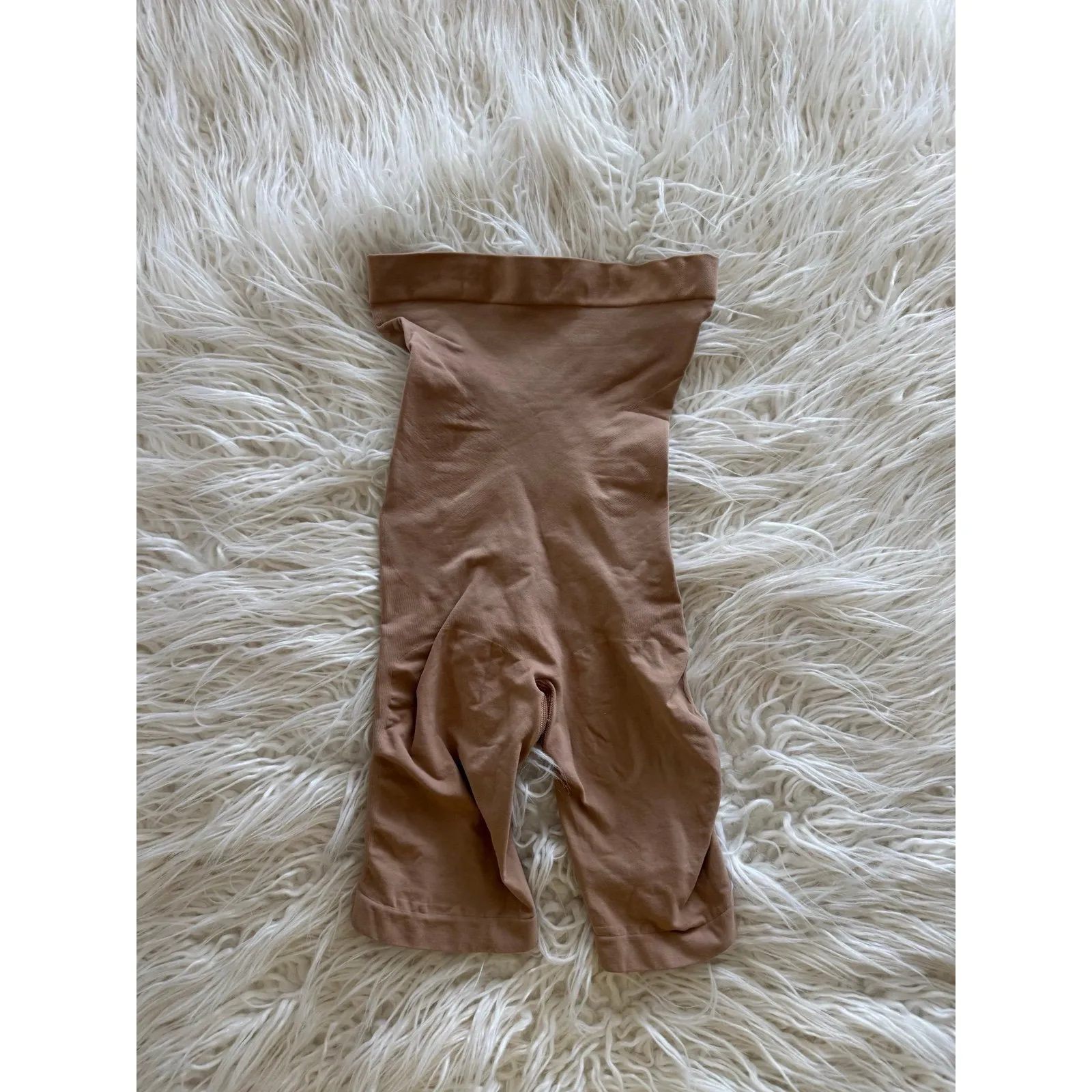 Skims Seamless Sculpt High Waisted Above The Knee Short Sienna Size Medium - Image 3