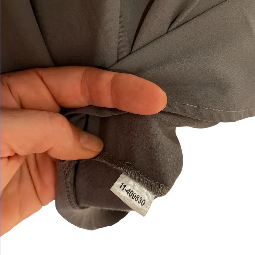 Ann Taylor Gray Long Sleeve V-Neck Pull On Silver Button Sleeve Blouse Size XS - Image 12