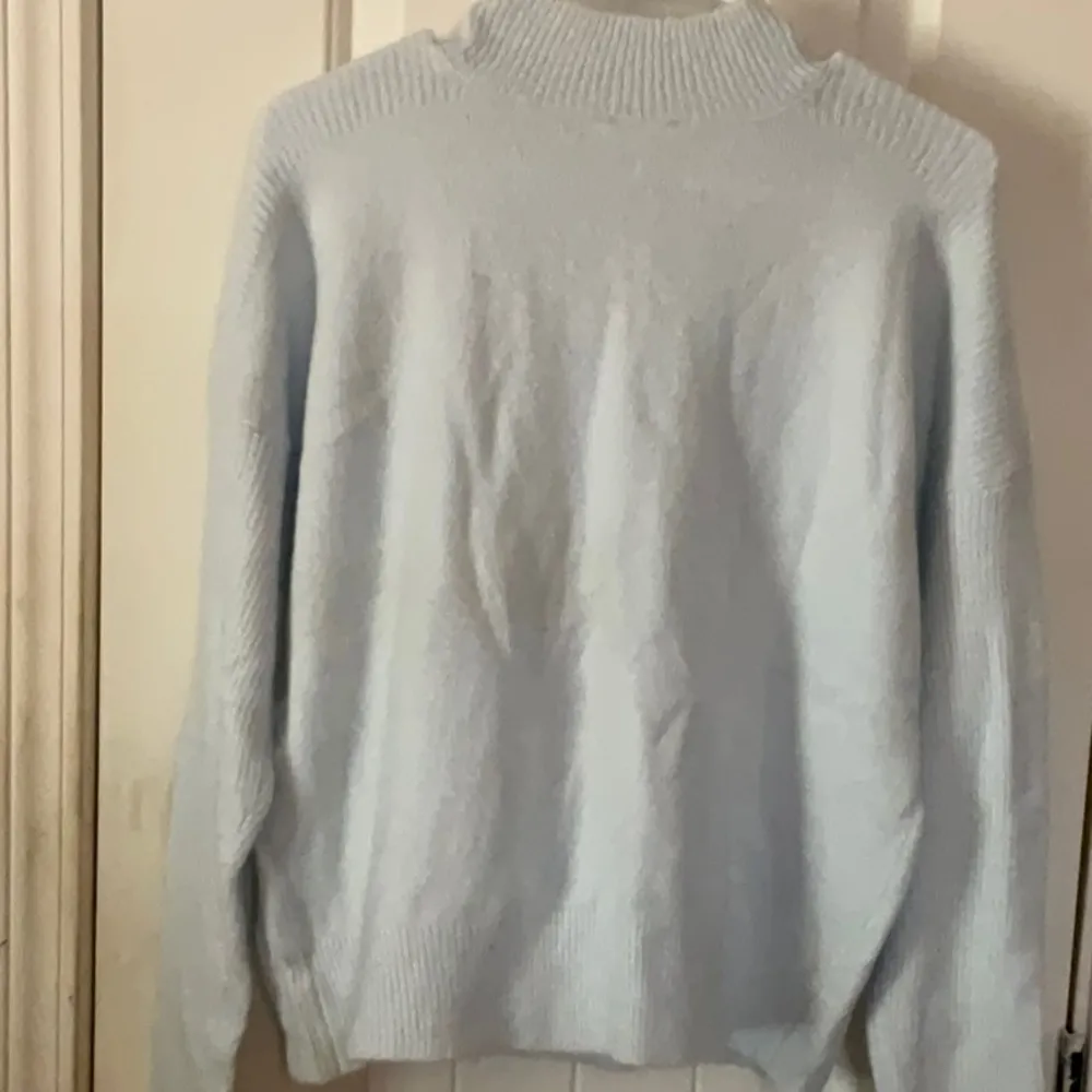 Time and Tru Woman Blue Puddle Sweater SZ8-10 Never been Worn - Image 2
