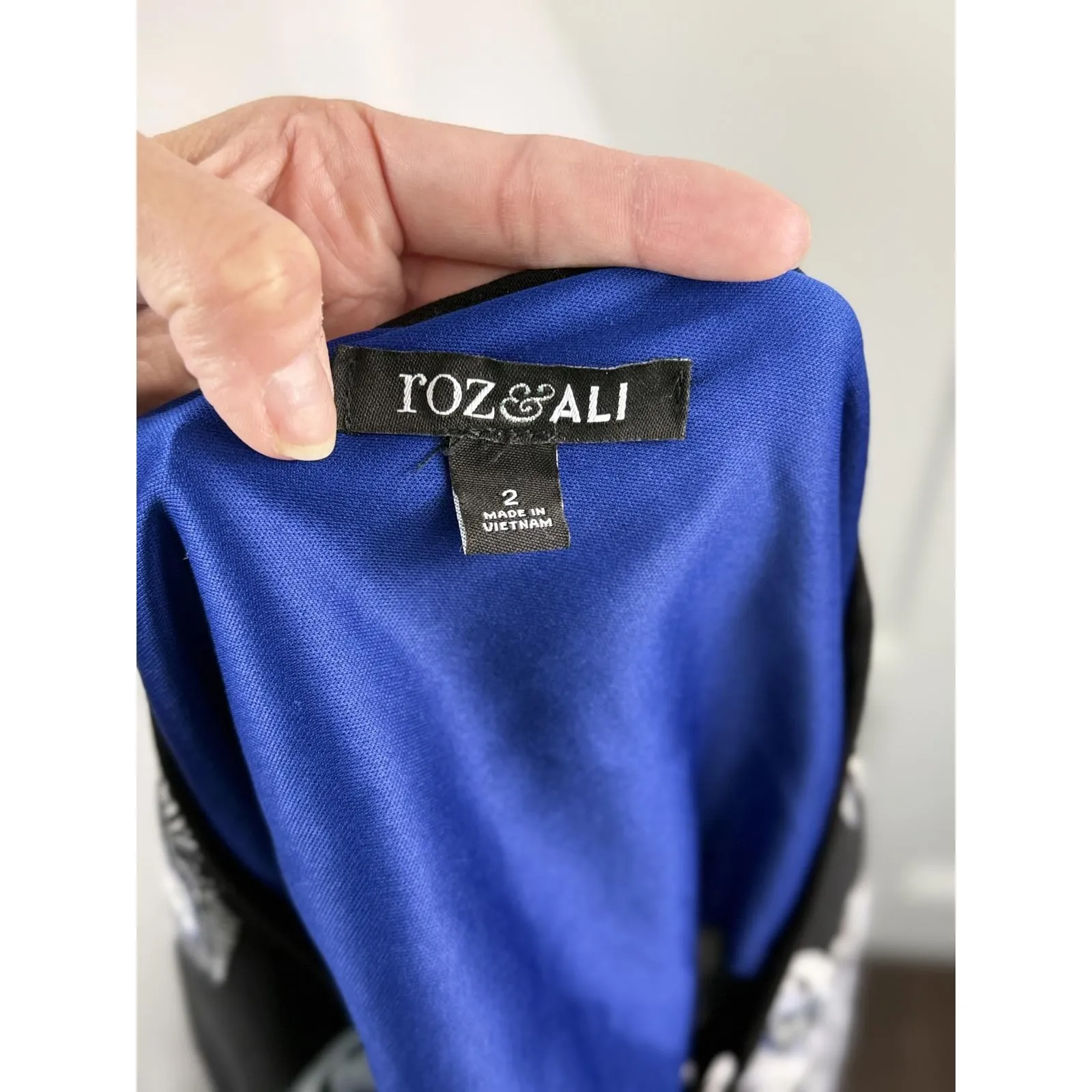 Beautiful Roz & Ali Dress Size 2 - Image 5