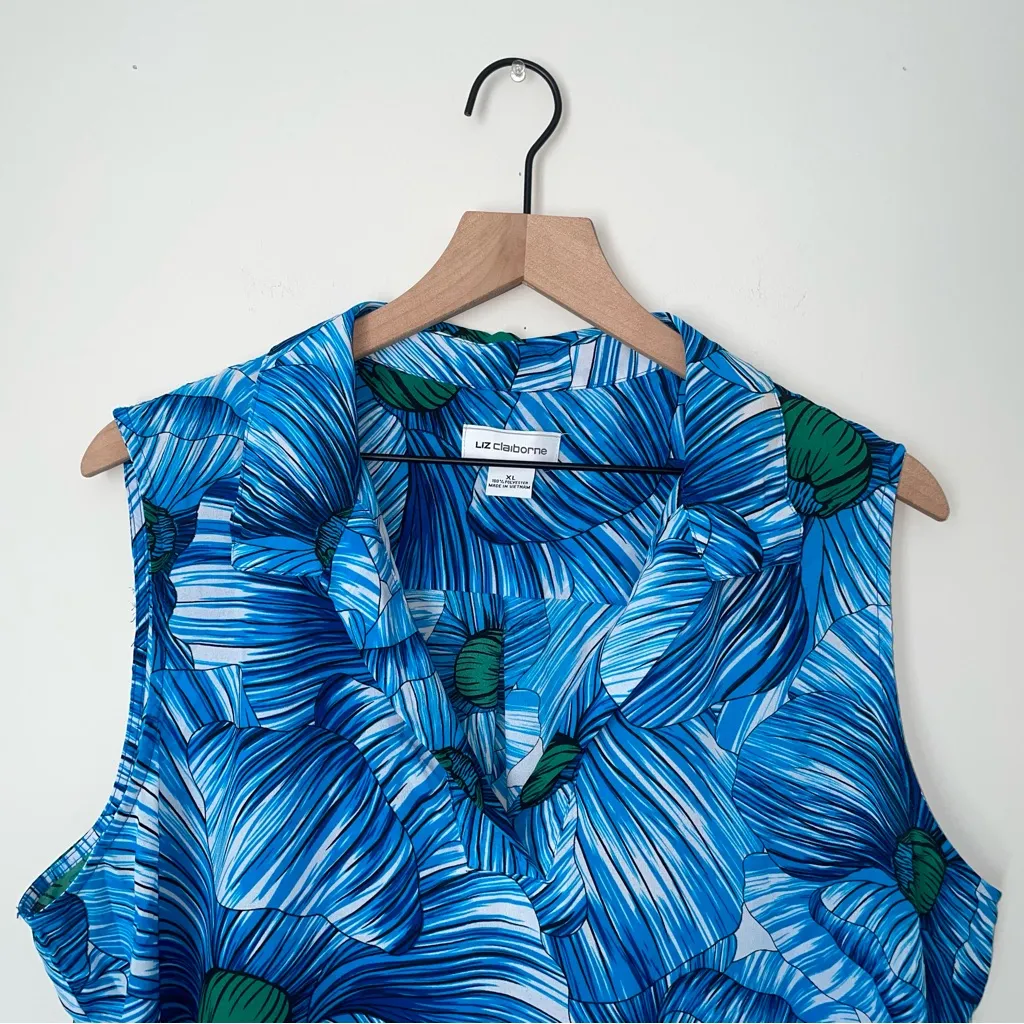 Blue Floral‎ Sleeveless Collared Top - Image 3
