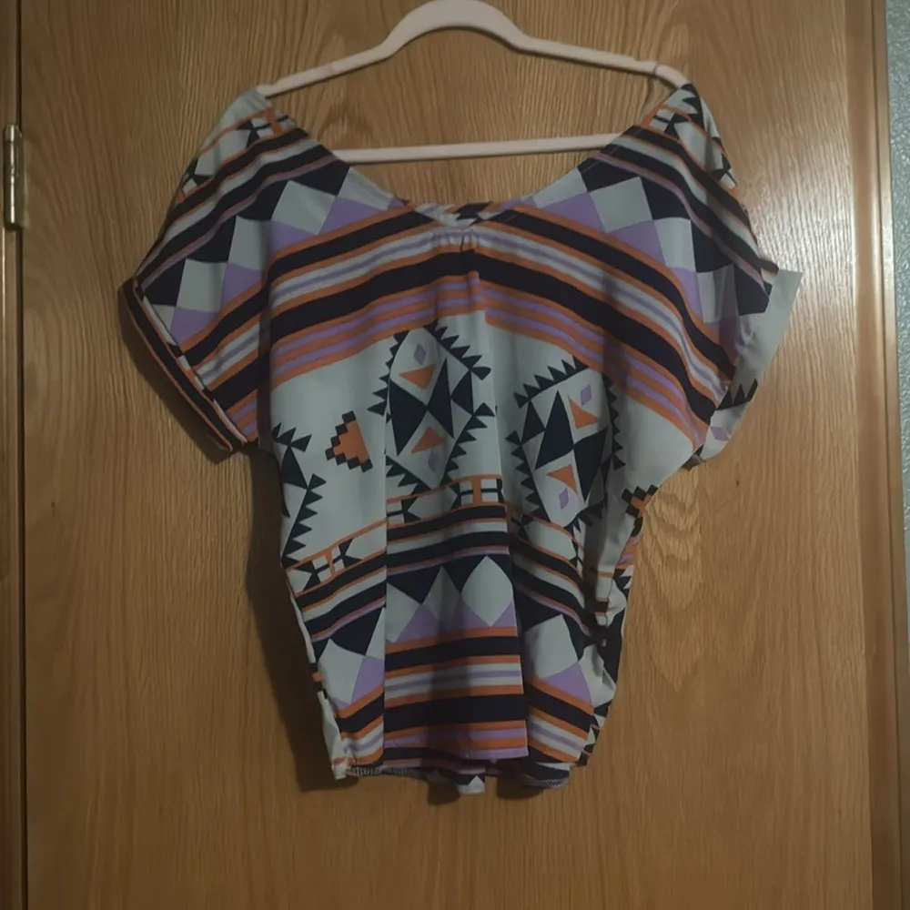 Aztec women’s shirt size medium - Image 4