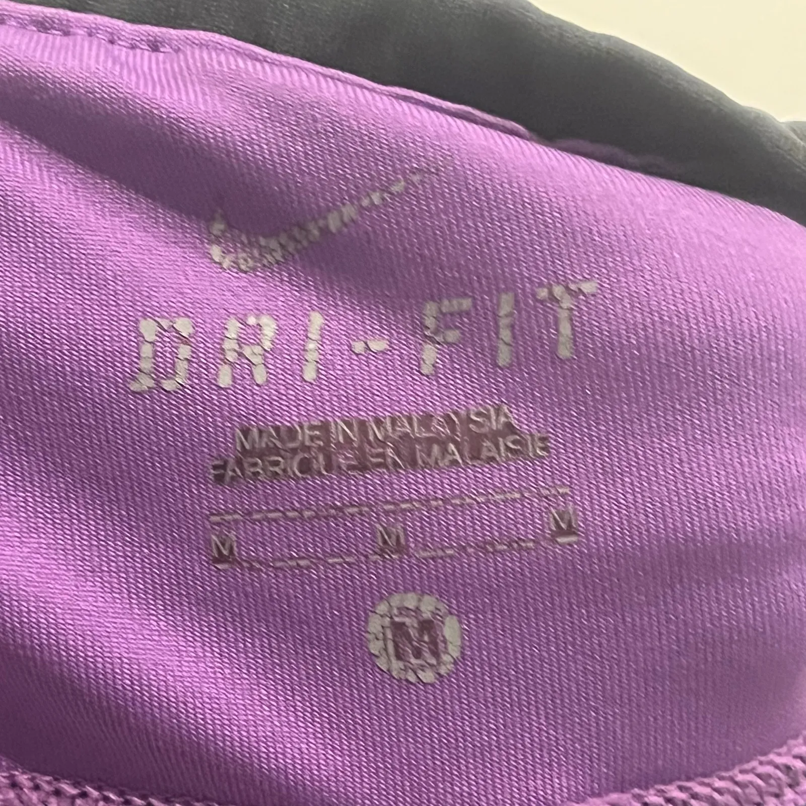 Nike Dri Fit Women Medium Capri Cropped‎ Black Workout Pants Yoga Bike Riding - Image 7