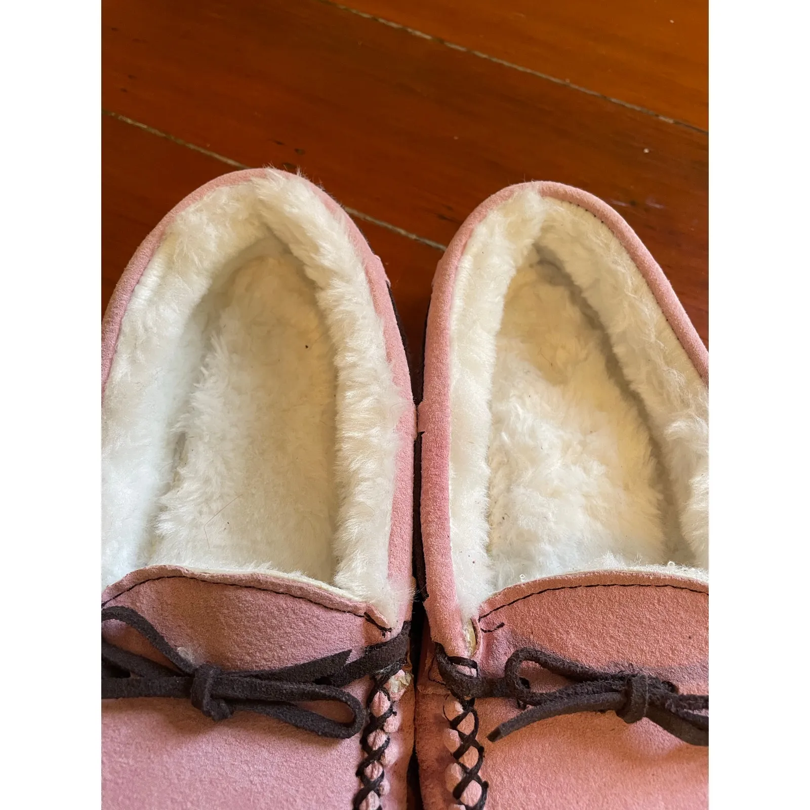 LAMO Pink Faux Suede Moccasin Slippers Faux Fur Lined Indoor Outdoor Size 7 - Image 9